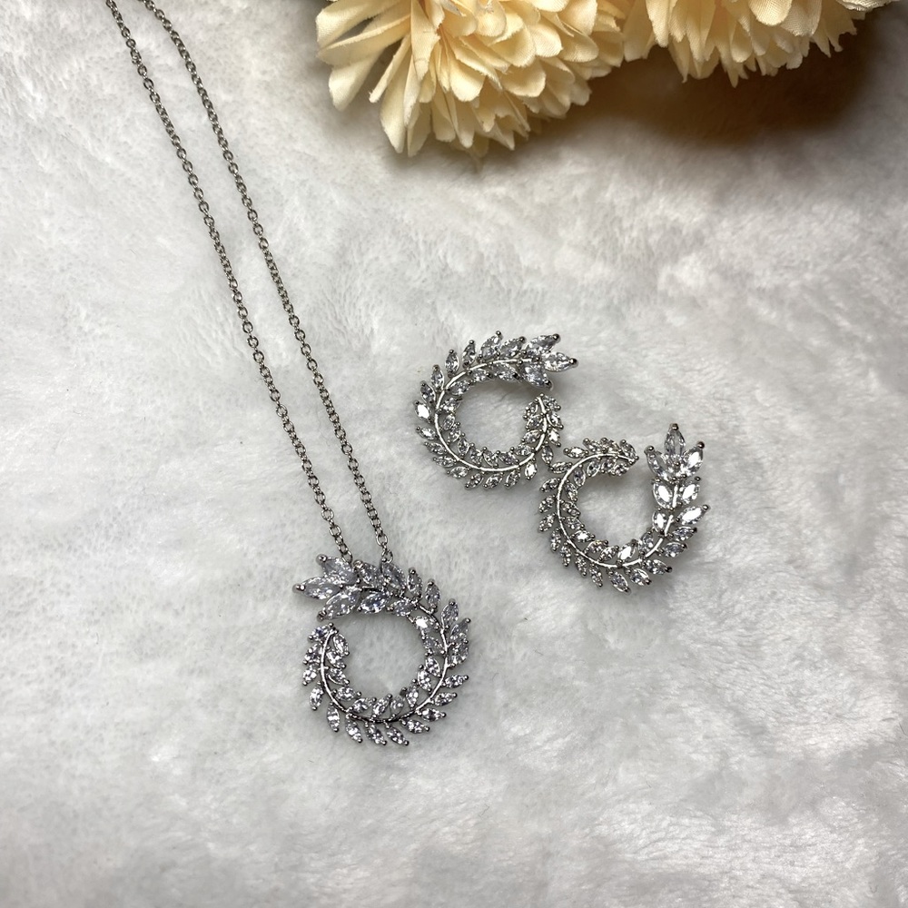 Cubic Zirconia set